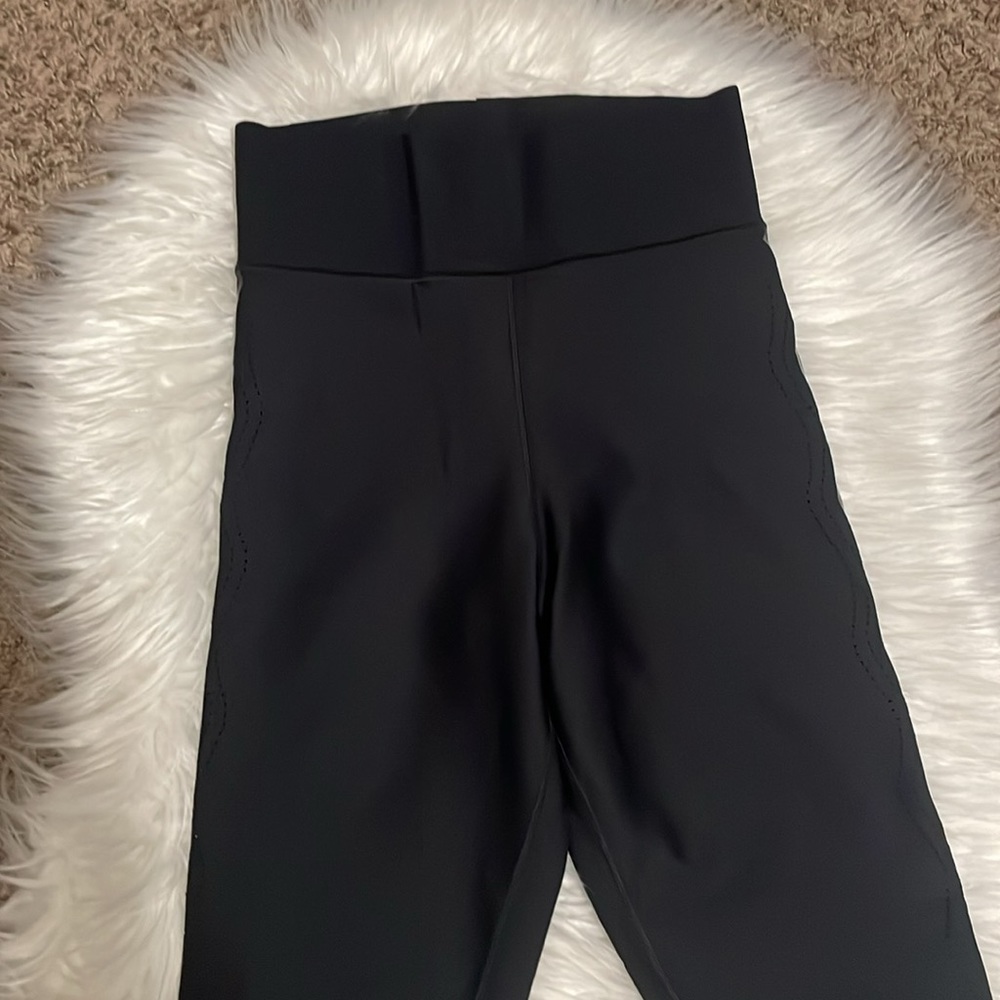 Ultracor Perforated and Swivel Leggings - Picture 2 of 8